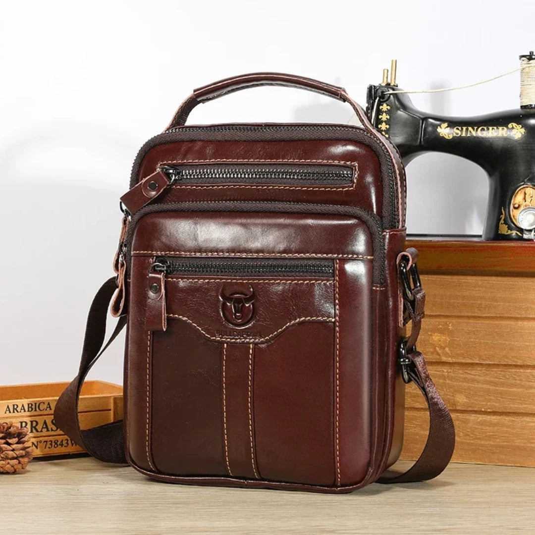 Bolsa Transversal Masculina BullCaptain em Couro Modelo Tyrell