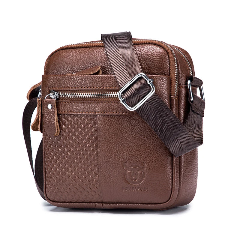 Bolsa Transversal Masculina em Couro Modelo Iron Cross