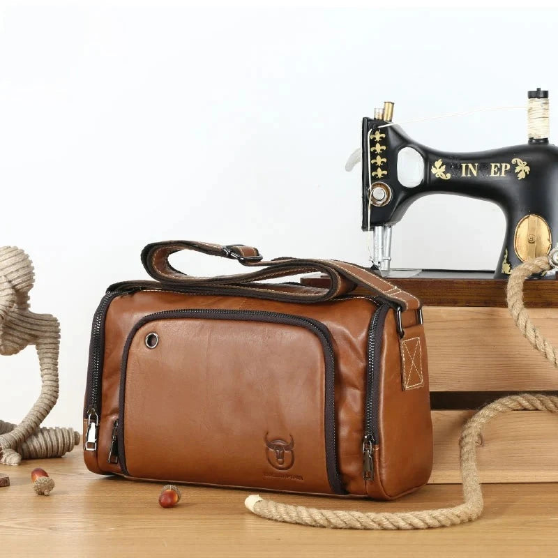 Bolsa Transversal Masculina em Couro Modelo Stone Rider