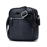 Bolsa Transversal Masculina em Couro Modelo Iron Cross
